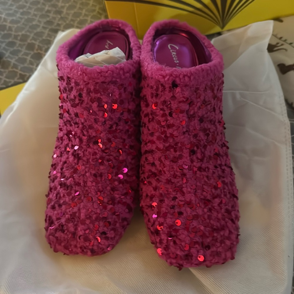 Brand new sequin low kitten heel mule